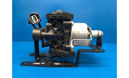 BRAKE VACUUM PUMP AND ISOLATORS - б/у