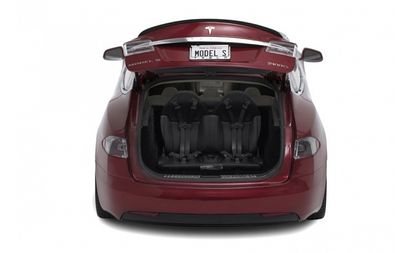 Модель Tesla Model S масштабом от оригинала 1:18