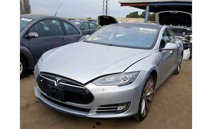 Tesla Model S (2013)
