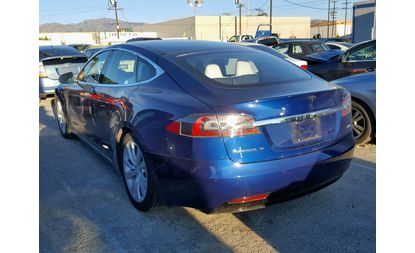 Tesla Model S (2016)