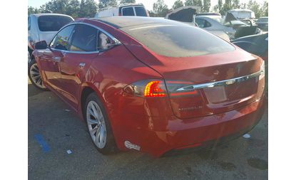 Tesla Model S (2016)