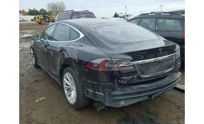 Tesla Model S (2017)