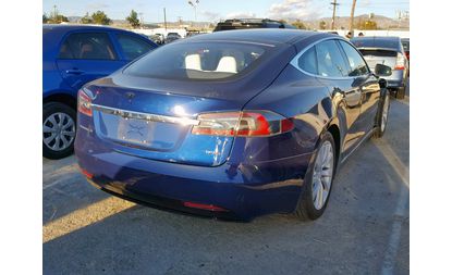 Tesla Model S (2016)