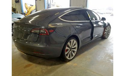 Tesla Model 3 (2018)