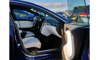 Tesla Model S (2016)