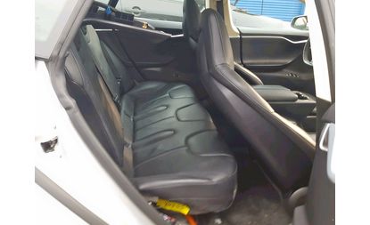 Tesla Model S (2013)