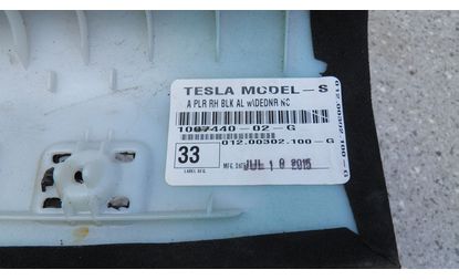 Накладка стойки верхняя правая с динамиком (1007440-02-G)