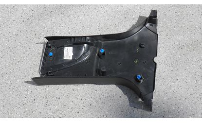 Накладка нижняя стойки центральной правой (1020770-00-D)