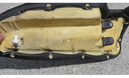 Поддержка спинки заднего сиденья левая (1056428-02-A)