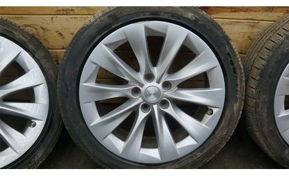 Диск колёсный 19x8.0 ET40 - SILVER SLIPSTREAM (1076891-00-B)