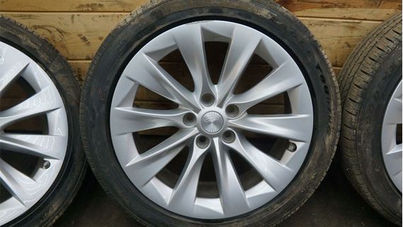 Диск колёсный 19x8.0 ET40 - SILVER SLIPSTREAM (1076891-00-B)