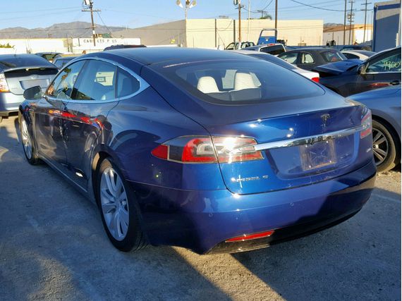 Tesla Model S (2016)